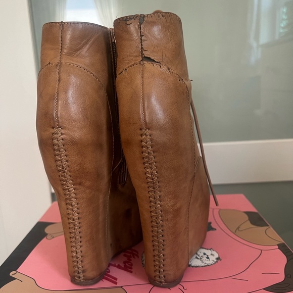 Jeffrey Campbell Damsel Brown - Picture 3 of 3